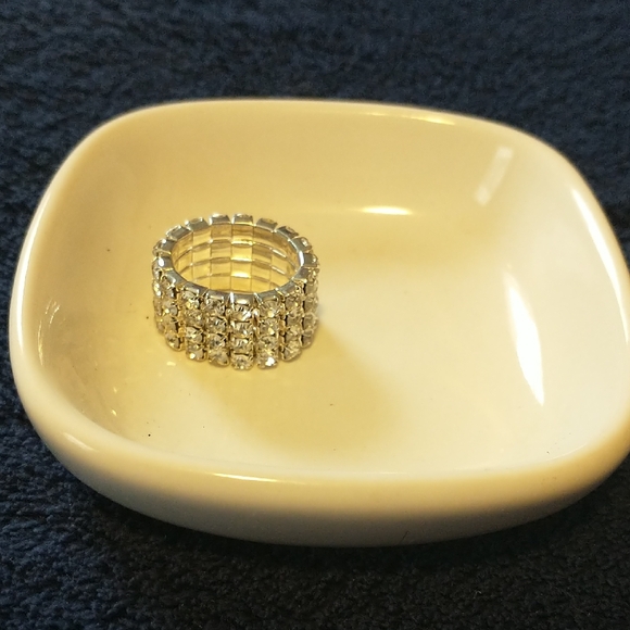 3/$10 Rhinestone Stretch Ring - Picture 1 of 1
